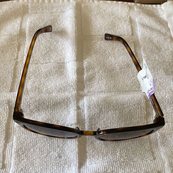 Le Specs  ARMADA Tortoise Round Frame Sunglasses NWT - Picture 6 of 9